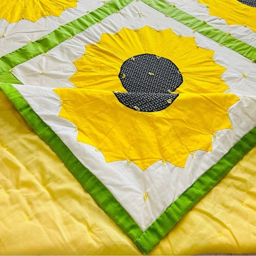 68”x96” Vintage from 1980’s Handmade Sunflower Quilt.